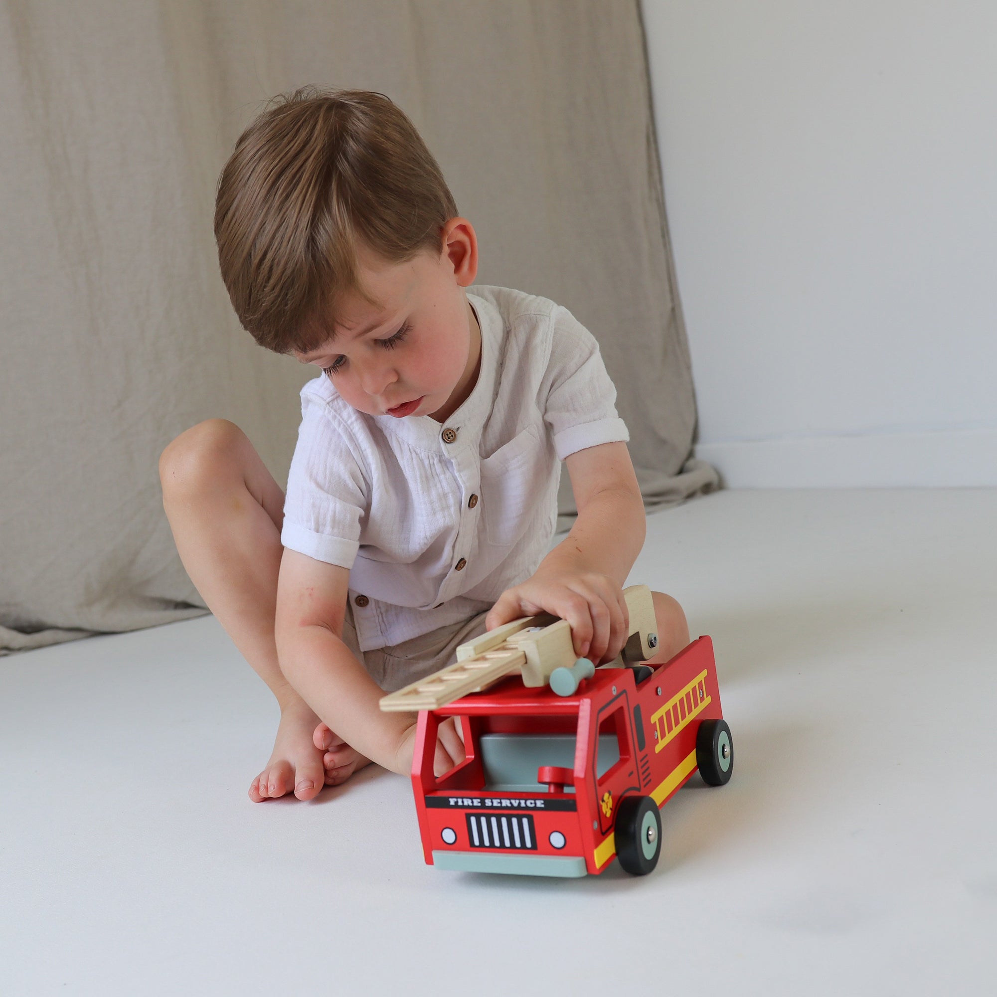 Circus Fire Engine Red Fire Engine | Mentari Toys | Emergency Vehicle Toys
