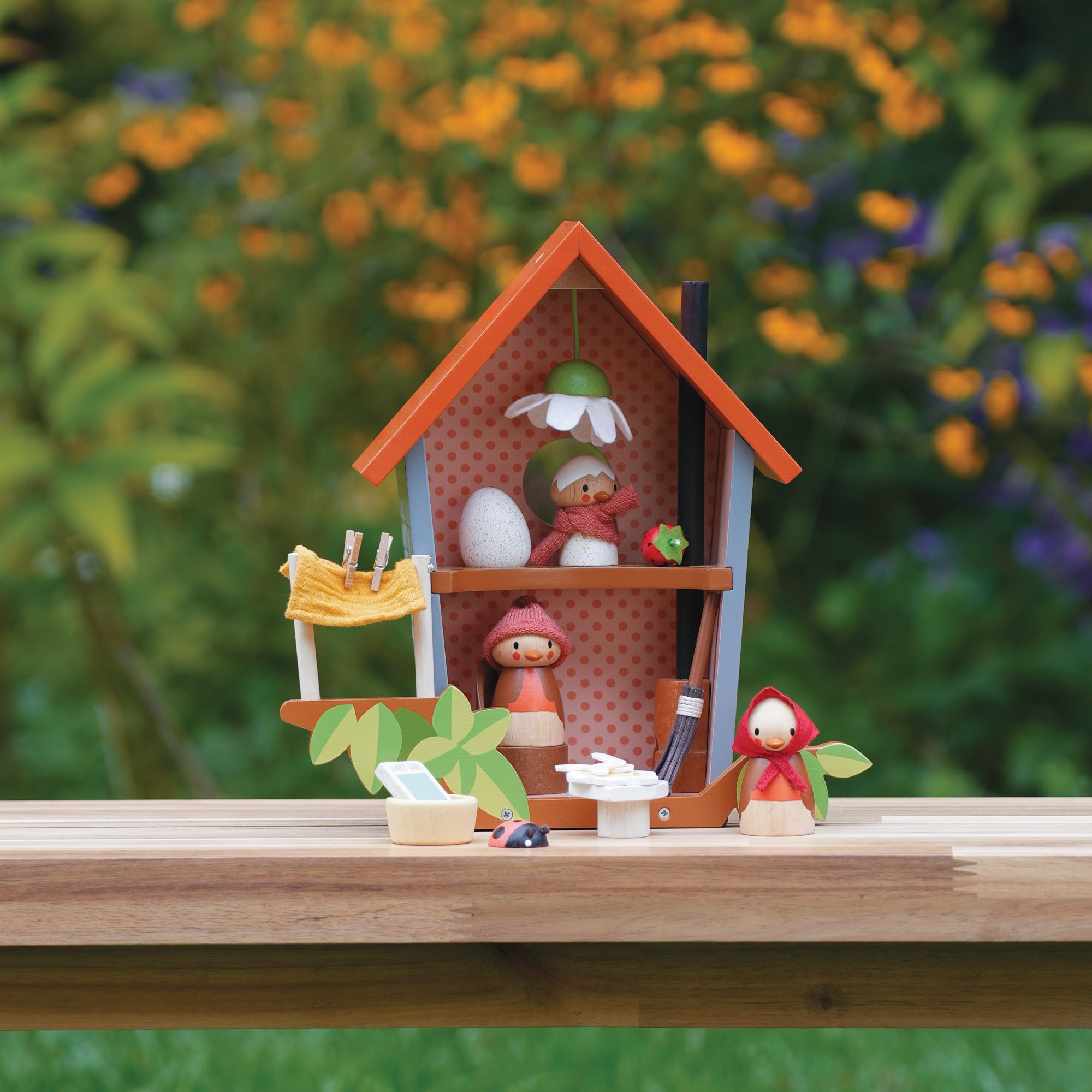 Tender Leaf Wooden Robin's Nest Box Toy for children