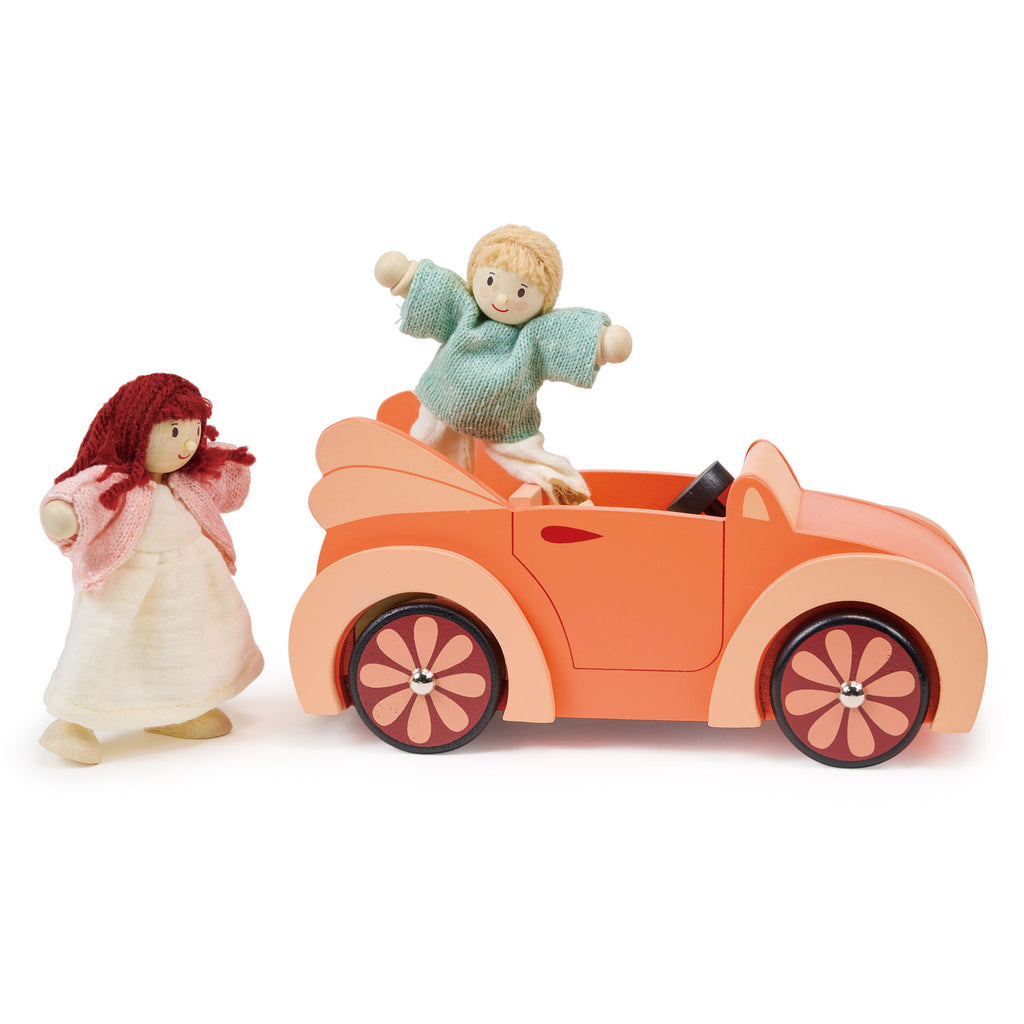 Doll's House Car toy by Mentari