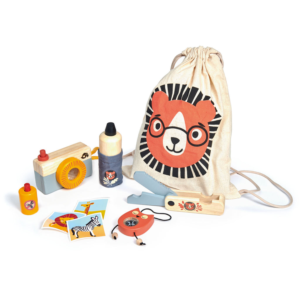 Tender Leaf Wooden safari adventure toy. Comes in a printed drawstring bag